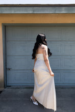 Load image into Gallery viewer, Vera Wang 2 Piece Bridal Dress
