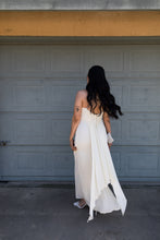 Load image into Gallery viewer, Jessica McClintock Wedding Dress
